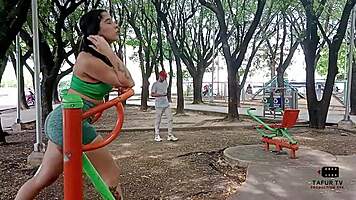 Wow! I seduce my neighbor in the park, pay for a wild creampie finish!