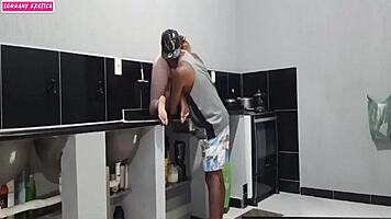 recebe amigo lingerie agarra trepa cozinha