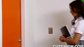 Sultry teen 18+ poses with nice cock.