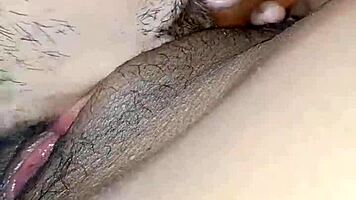 chupandole el coño bien rico a mi mujer