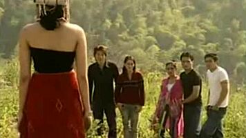 I’m totally hooked on hot Asian outdoor sex, can’t get enuff!