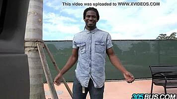 does courtney love black dick?