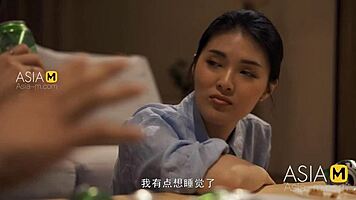 Young boyfriend licks her to orgasm