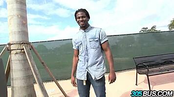 does courtney love black dick?