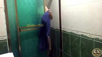 mi novia me viene a coger en el baño sex duro con mi novio