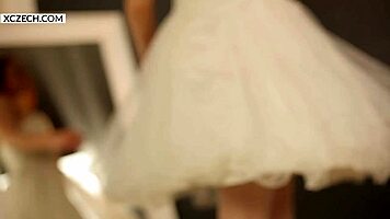 Red Venus does dirty dancing solo on xCzech com