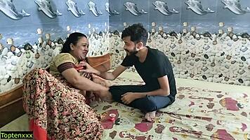 Wow! Bengali hot bhabhi bangs young 18+ Indian boy in first amateur romp