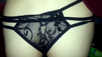 Petite girlfriend rides to creampie