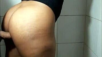 quase um buraco da gloria com anal