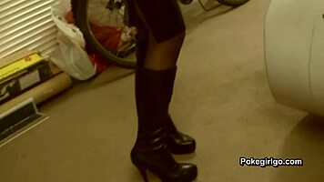 Amateur couple has wet sex at home