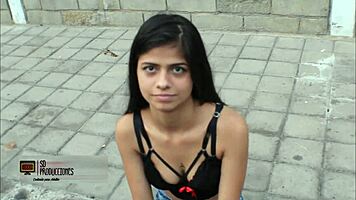 Le Ofrezco Dinero A Una Puta En La Calle Para Que Me Chupe La Polla Lo Hace De Una Manera Incre�ble Historia Completa