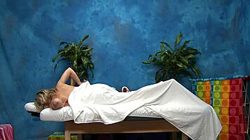 cute teen 18+ babe slurps fat penis before snatch pounding