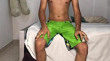 mi sobrina seduce con ropa sexy 😈