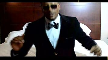 Pop Ya Pussy To Che Flaco's Music