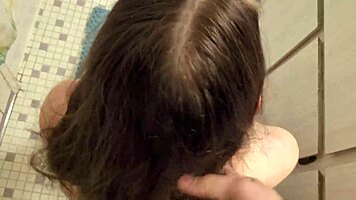 Fetish Cumshot in Hair and Brushing Through