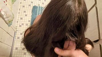 Fetish Cumshot in Hair and Brushing Through