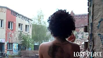 Jason Steel Facefucks Stacy Bloom Outdoors in Rain