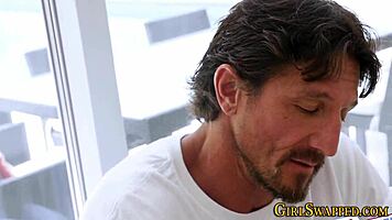 Sorellastra 18+ in bikini sfondata 😏