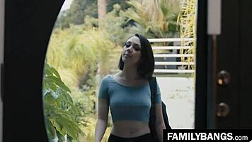 lonely housewife fucks young masseuse alexis fawx