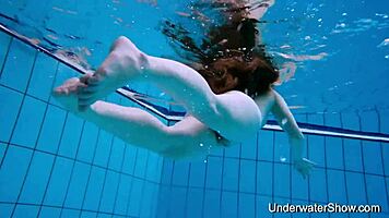 Simonna's Underwater Bikini Bath