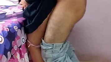 video casero profesor coge a morena despues de clases, recibe mamada y garganta profunda.