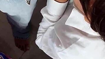 video casero profesor coge a morena despues de clases, recibe mamada y garganta profunda.