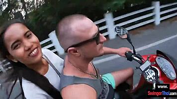 Amateur thai teen 18+ girlfriend gives him a blowjob after her workout