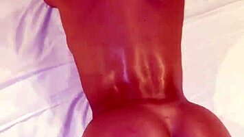 Colombian model of 22 has oily sex in her first casting