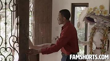 مراهقة 18+ كلوي روز تتعامل مع زب إسحاق ماكسويل الأسود العملاق زي المحترفة