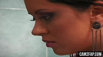 Italian brunette teen wants free porn?