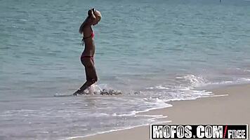 Curvy teen sucks hidden dick