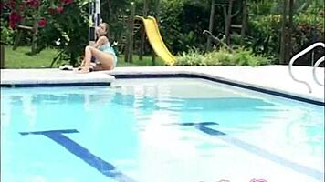 Selina Fingers Pussy to Orgasm in Pool
