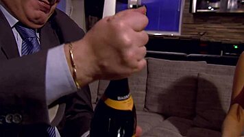 Geile Escortschlampe Gets Fucked Hard in Wild POV Session