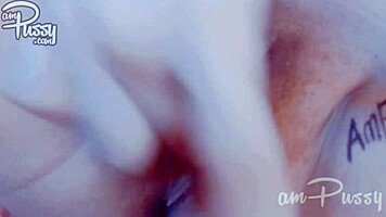 Amateur asian pussy fingering close-up