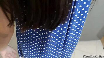 mi hijastra hermosa cocinando sumisa obedece todo - mi padrastro abusa de mi todo el dia