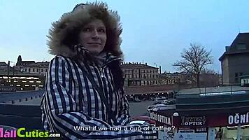 Mallcuties showcases Czech amateurs banging on streets