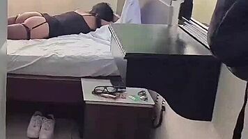 mi hermanastra en lenceria en su cuarto, video completo en red