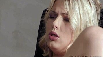 Legal teen babe toys wet tight pussy with fingers