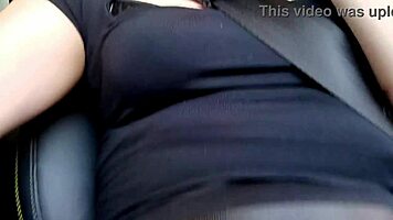 Housewife pays Uber driver with blowjob in car