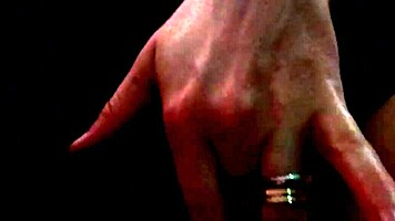 Housewife pays Uber driver with blowjob in car