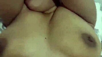 Venezuelan prostitute in Miami sells her big ass and body for food