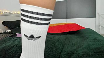 Hey, this hot teen BBW is trying anal for the first time on webcam! 😍