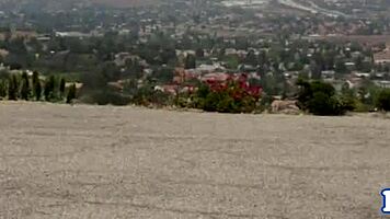 Les milf scissoring with teen in the bathtub