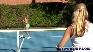 Milf Sarah Vandella gets seduced by a lesbian teen in the hot tub