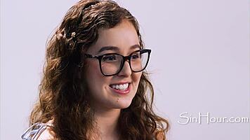 Leana Lovings rivela segreti personali in intervista sincera