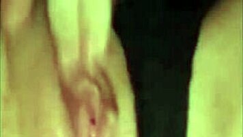 Amateur model joyliii sends wet nudes to lucky stranger