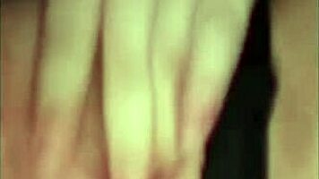 Amateur model joyliii sends wet nudes to lucky stranger