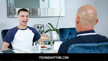 Fuckmeanytime - Stepson Is Gonna Love Having Free Access To Stepfathers Assistant Sexy Kylie Anytime He Wants - Kylie Quinn