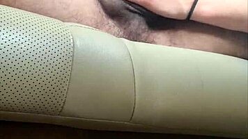 Another thrilling backseat adventure where she swallows cum and reaches orgasm 😍