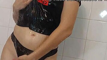 Nerdy Step Sister Masturbates In Shower